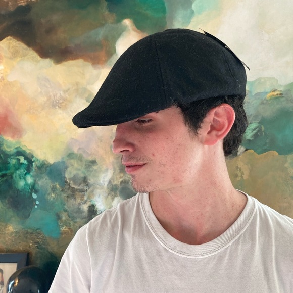 Men’s hat by Bass small, 70%polyester, 30% wool - Picture 2 of 4